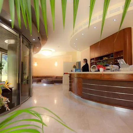 L'isola Di Aurora Martirano