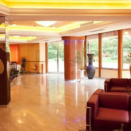 L'isola Di Aurora Hotell Martirano