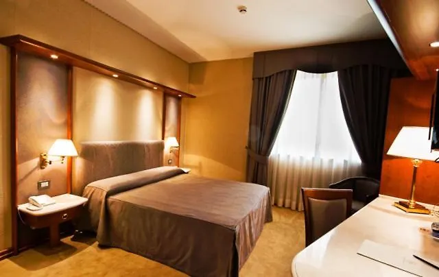 L'isola Di Aurora 마르티라노